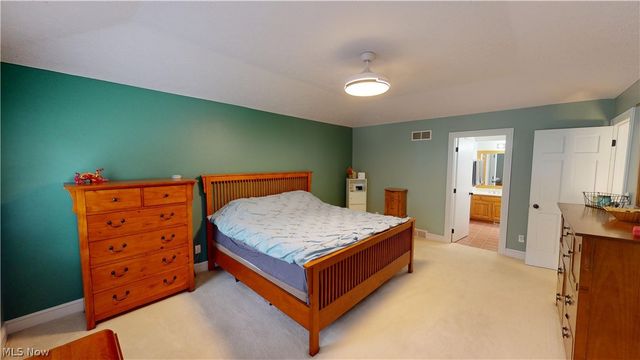 3020 Fox Burrow Drive, Stow, OH 44224
