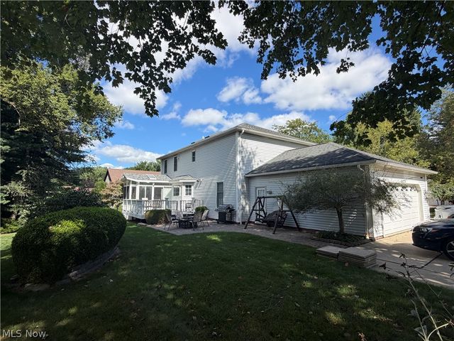3020 Fox Burrow Drive, Stow, OH 44224
