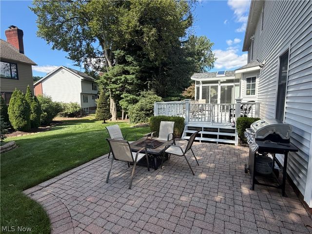3020 Fox Burrow Drive, Stow, OH 44224