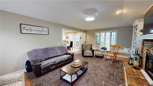 3020 Fox Burrow Drive, Stow, OH 44224