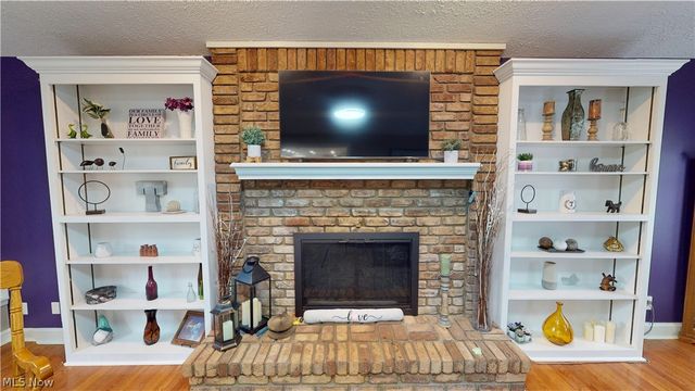 3020 Fox Burrow Drive, Stow, OH 44224