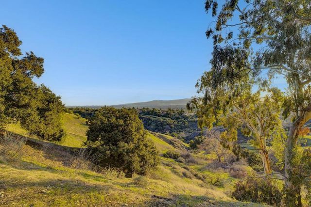 807 Boulder Drive, San Jose, CA 95132