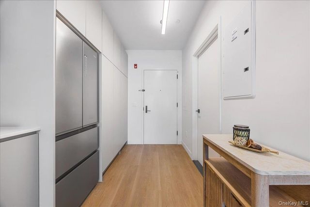 8 Chester Avenue 325, White Plains, NY 10601