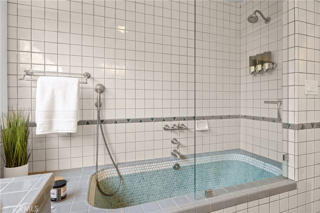 1406 W Valleyheart, Burbank, CA 91506