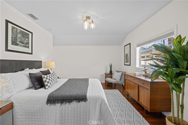 1406 W Valleyheart, Burbank, CA 91506