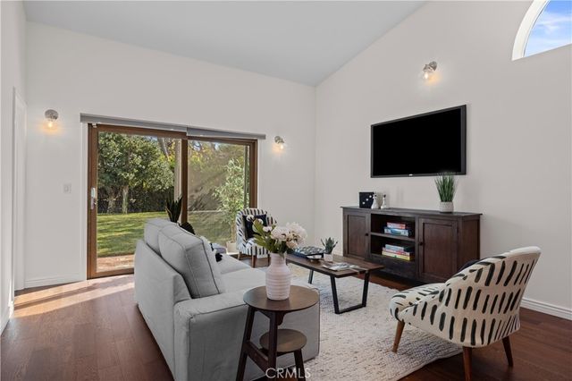 1406 W Valleyheart, Burbank, CA 91506