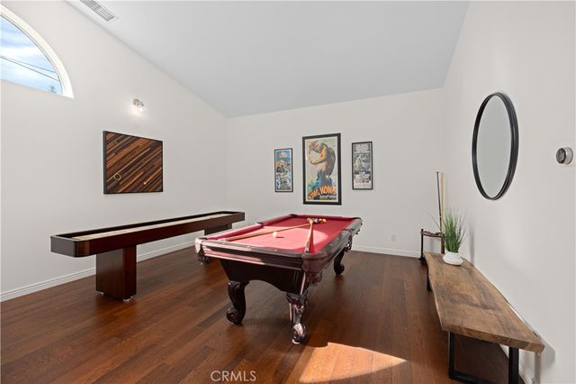 1406 W Valleyheart, Burbank, CA 91506