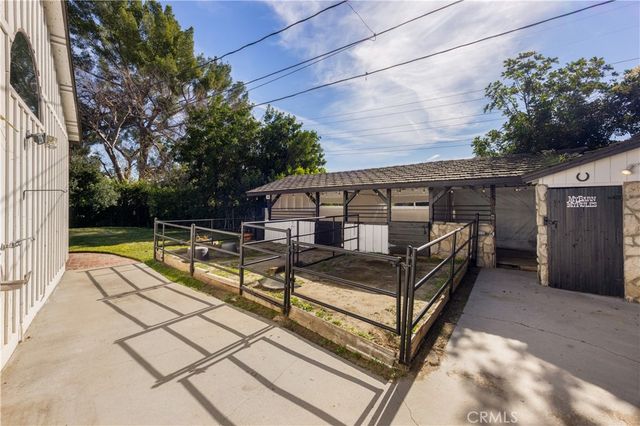 1406 W Valleyheart, Burbank, CA 91506