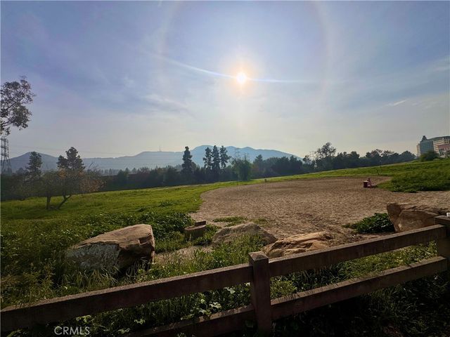 1406 W Valleyheart, Burbank, CA 91506