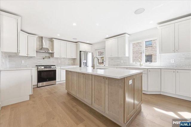 119 Cedar Street C0119, Cliffside Park, NJ 07010