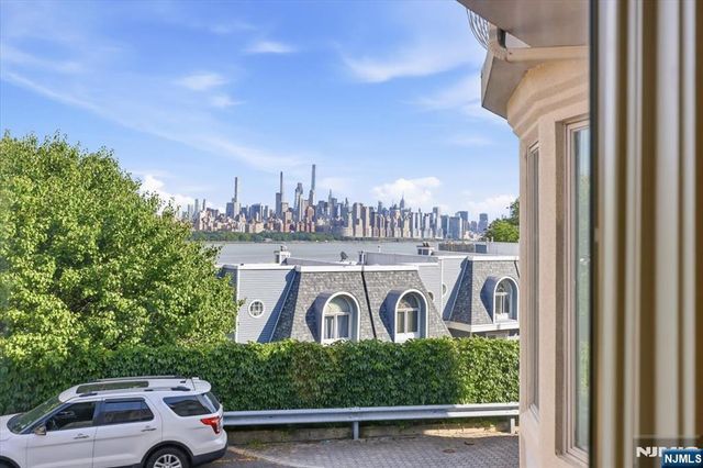 119 Cedar Street C0119, Cliffside Park, NJ 07010