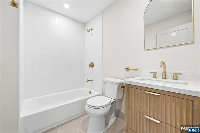 119 Cedar Street C0119, Cliffside Park, NJ 07010