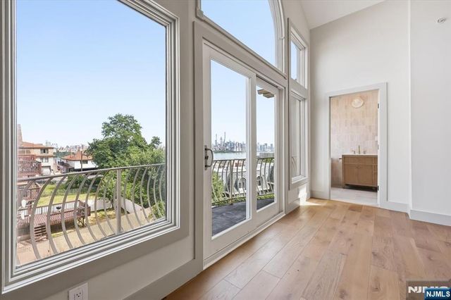 119 Cedar Street C0119, Cliffside Park, NJ 07010
