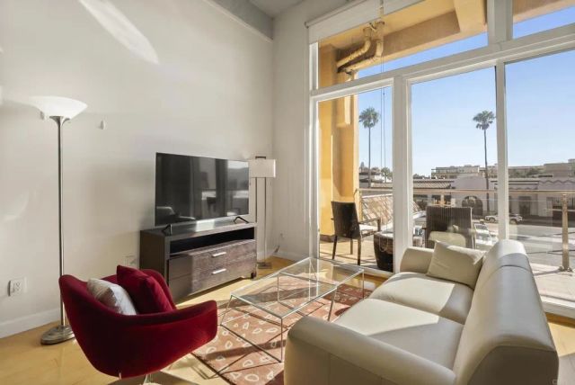 550 Seagaze Drive 7, Oceanside, CA 92054
