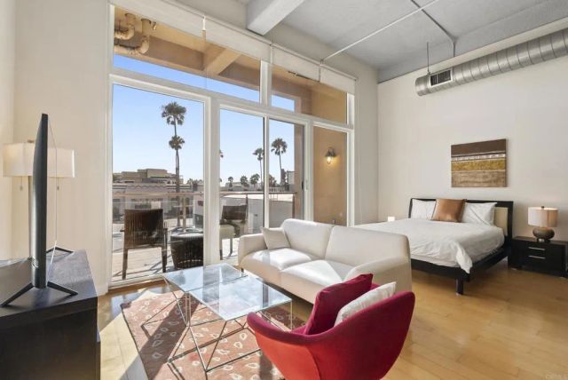 550 Seagaze Drive 7, Oceanside, CA 92054