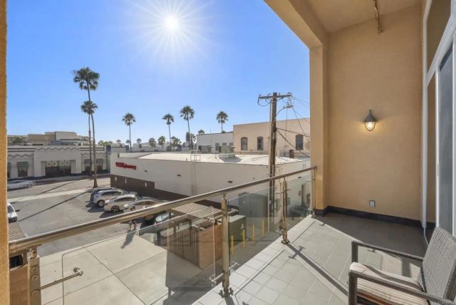 550 Seagaze Drive 7, Oceanside, CA 92054