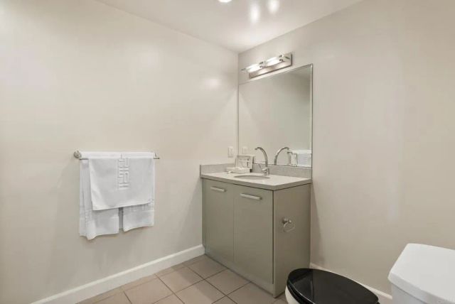 550 Seagaze Drive 7, Oceanside, CA 92054