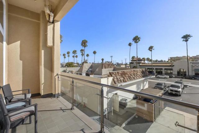 550 Seagaze Drive 7, Oceanside, CA 92054