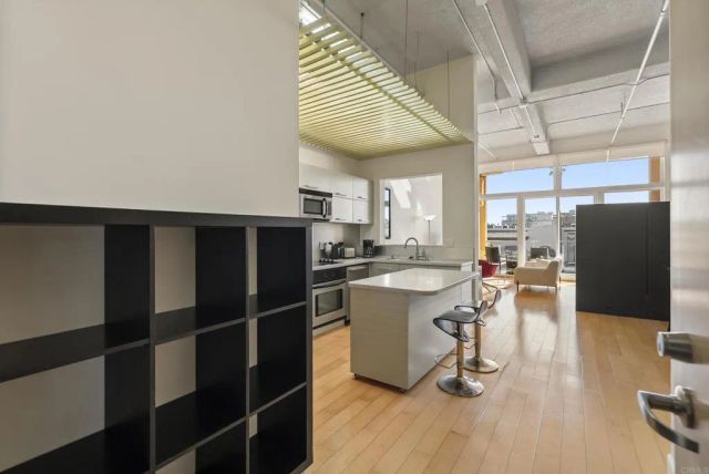 550 Seagaze Drive 7, Oceanside, CA 92054
