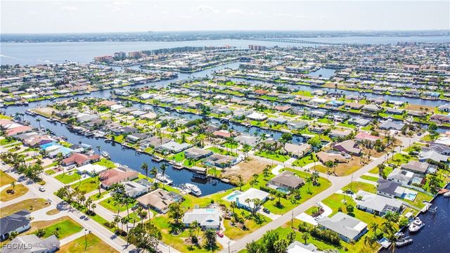 1625 SE 39th ST, Cape Coral, FL 33904