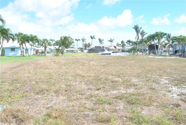 1625 SE 39th ST, Cape Coral, FL 33904