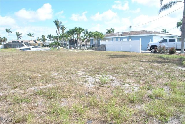 1625 SE 39th ST, Cape Coral, FL 33904