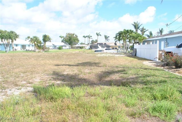 1625 SE 39th ST, Cape Coral, FL 33904