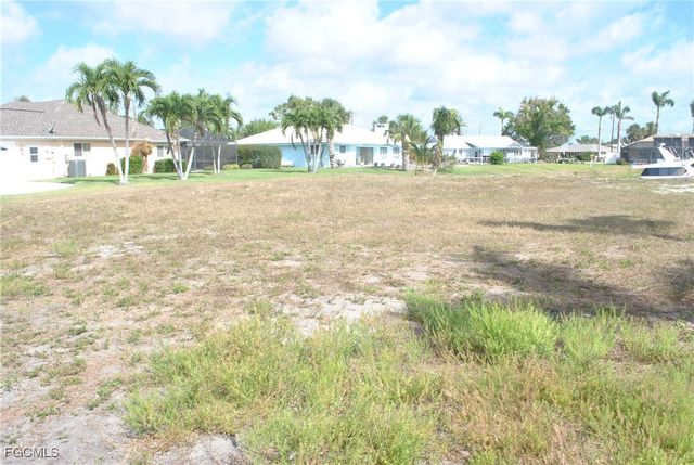 1625 SE 39th ST, Cape Coral, FL 33904