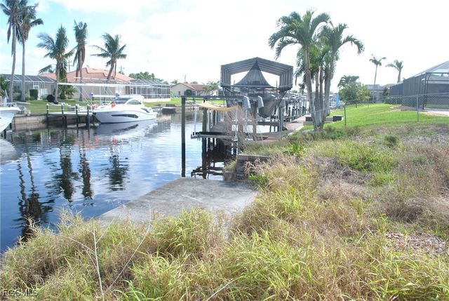 1625 SE 39th ST, Cape Coral, FL 33904