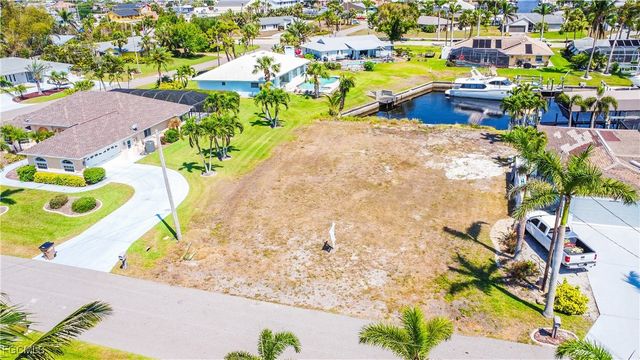 1625 SE 39th ST, Cape Coral, FL 33904