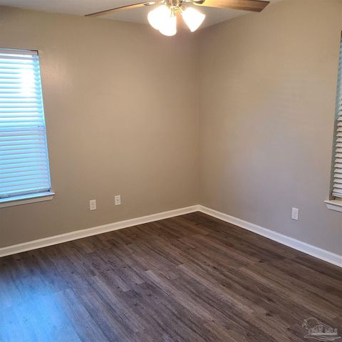 910 N Devilliers St B, Pensacola, FL 32501