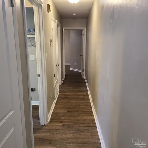 910 N Devilliers St B, Pensacola, FL 32501