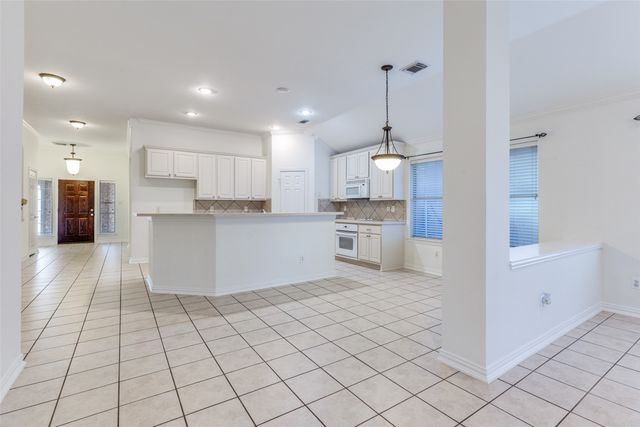 10109 Oldfield Court, Fort Worth, TX 76244