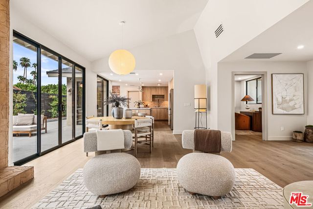 2942 E Orella Circle, Palm Springs, CA 92264