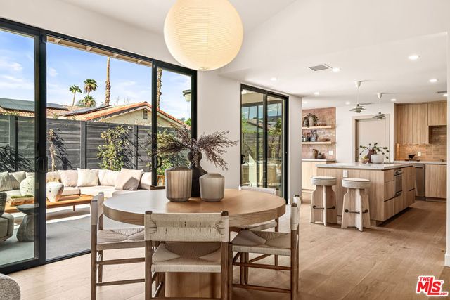 2942 E Orella Circle, Palm Springs, CA 92264