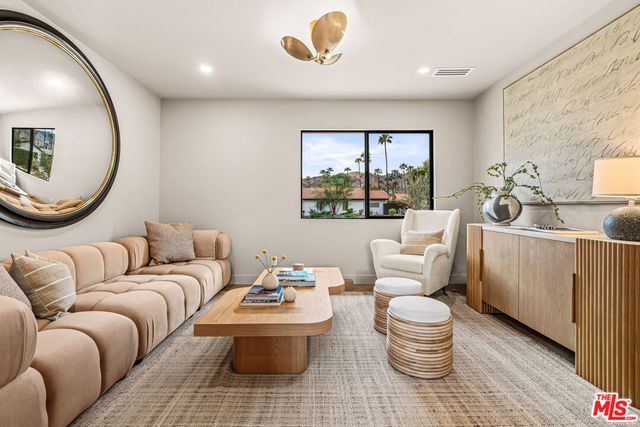 2942 E Orella Circle, Palm Springs, CA 92264