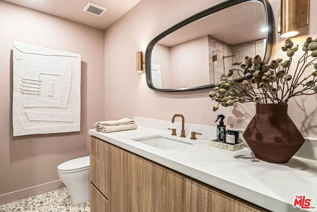 2942 E Orella Circle, Palm Springs, CA 92264