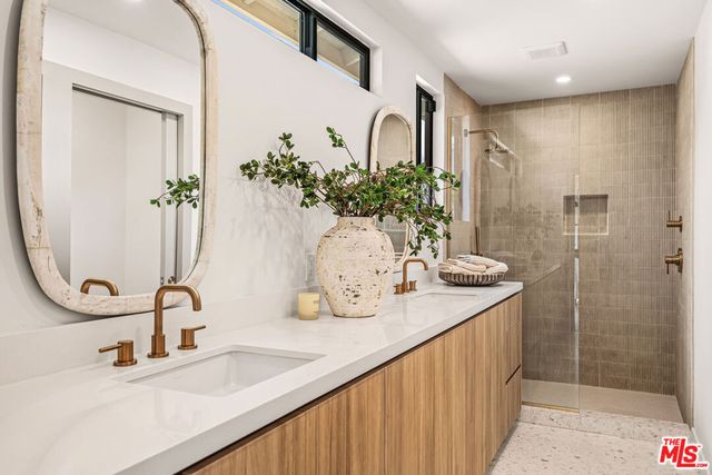 2942 E Orella Circle, Palm Springs, CA 92264