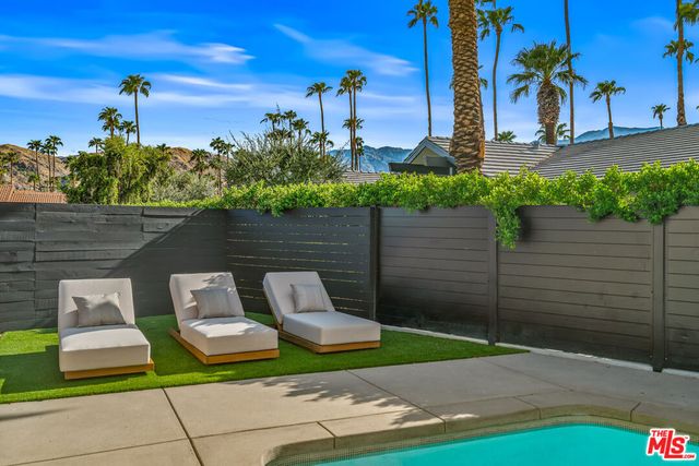 2942 E Orella Circle, Palm Springs, CA 92264