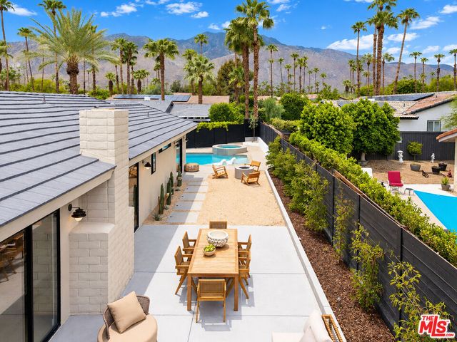2942 E Orella Circle, Palm Springs, CA 92264
