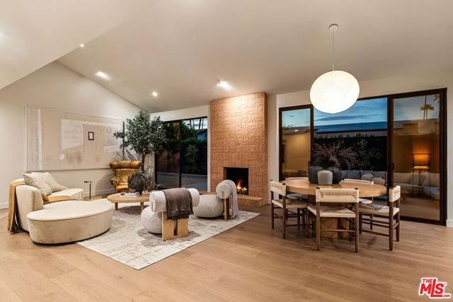 2942 E Orella Circle, Palm Springs, CA 92264