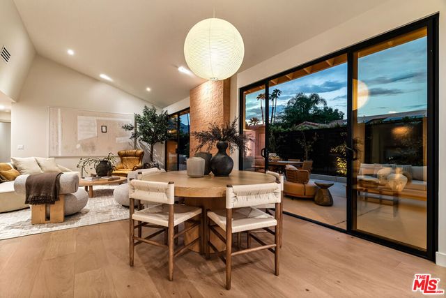 2942 E Orella Circle, Palm Springs, CA 92264