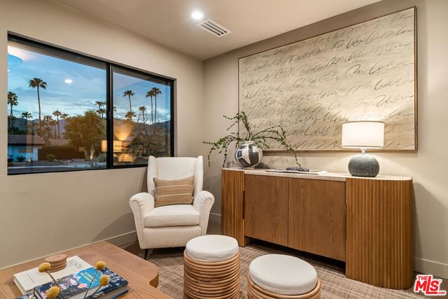 2942 E Orella Circle, Palm Springs, CA 92264