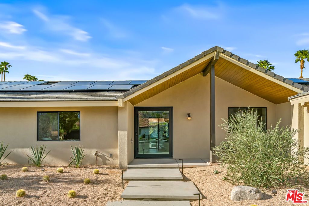 2942 E Orella Circle, Palm Springs, CA 92264