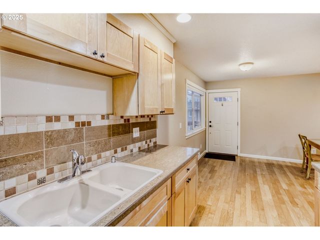 3925 Sw MULTNOMAH Blvd 206, Portland, OR 97219