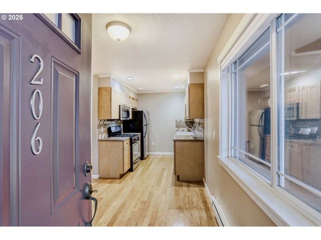 3925 Sw MULTNOMAH Blvd 206, Portland, OR 97219