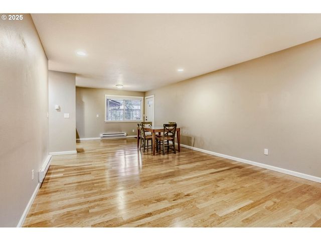 3925 Sw MULTNOMAH Blvd 206, Portland, OR 97219