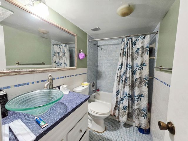 1470 NE 125th Ter 308, North Miami, FL 33161