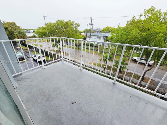 1470 NE 125th Ter 308, North Miami, FL 33161