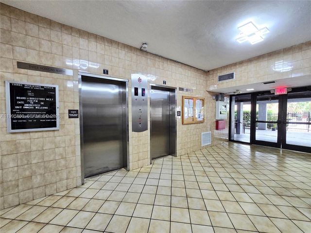 1470 NE 125th Ter 308, North Miami, FL 33161